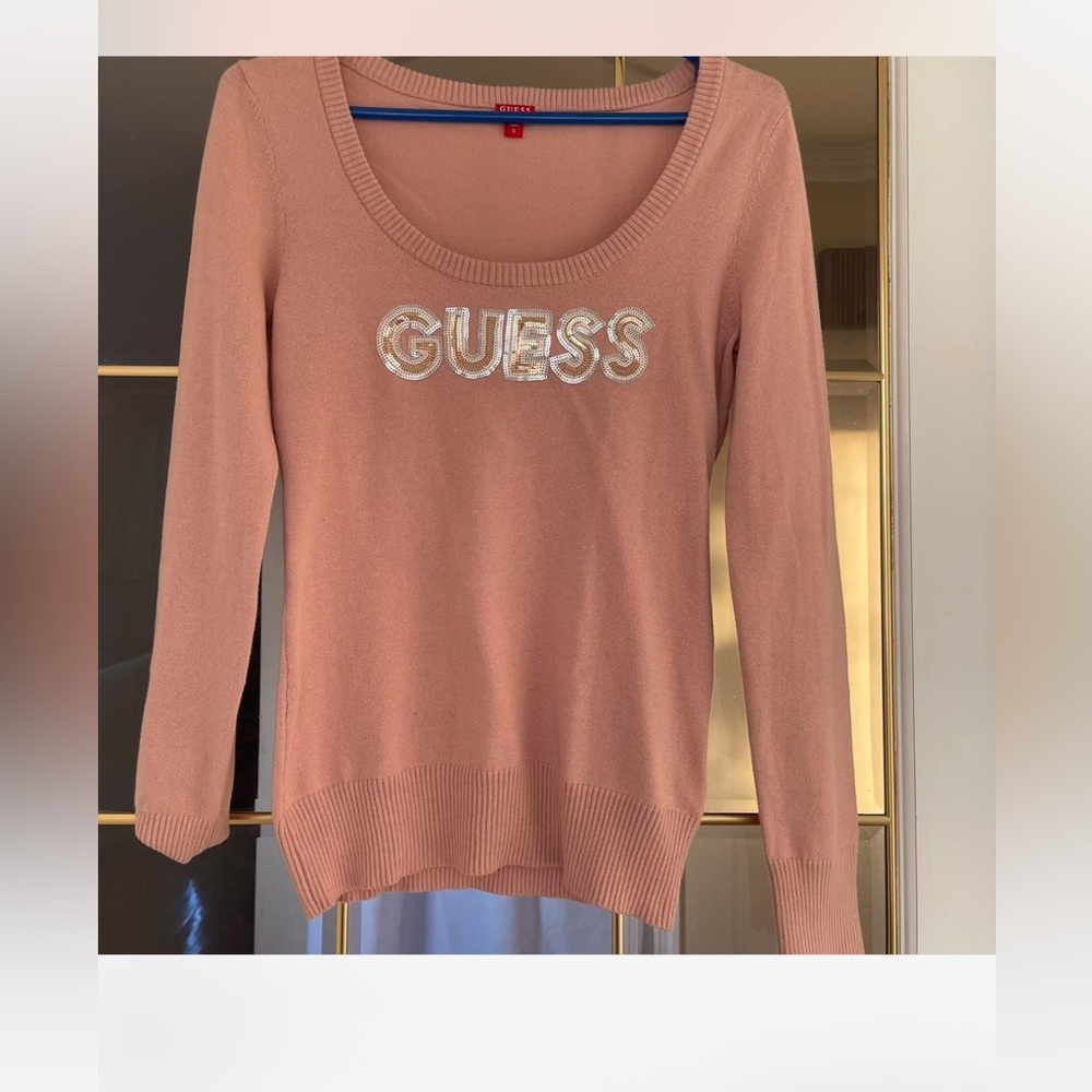Guess top small size never worn very stretchable fabric